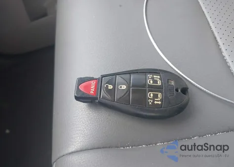 2011 Volkswagen Routan Se z USA, uszkodzony, nr VIN 2V4RW3DG3BR717246